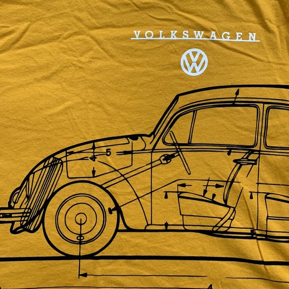 [SOLD] Uniqlo T-shirt 2 for $12 - Picture 4 of 6